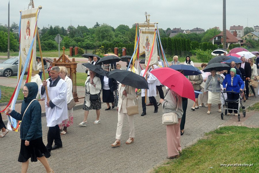 108 Procesja eucharystyczna.jpg